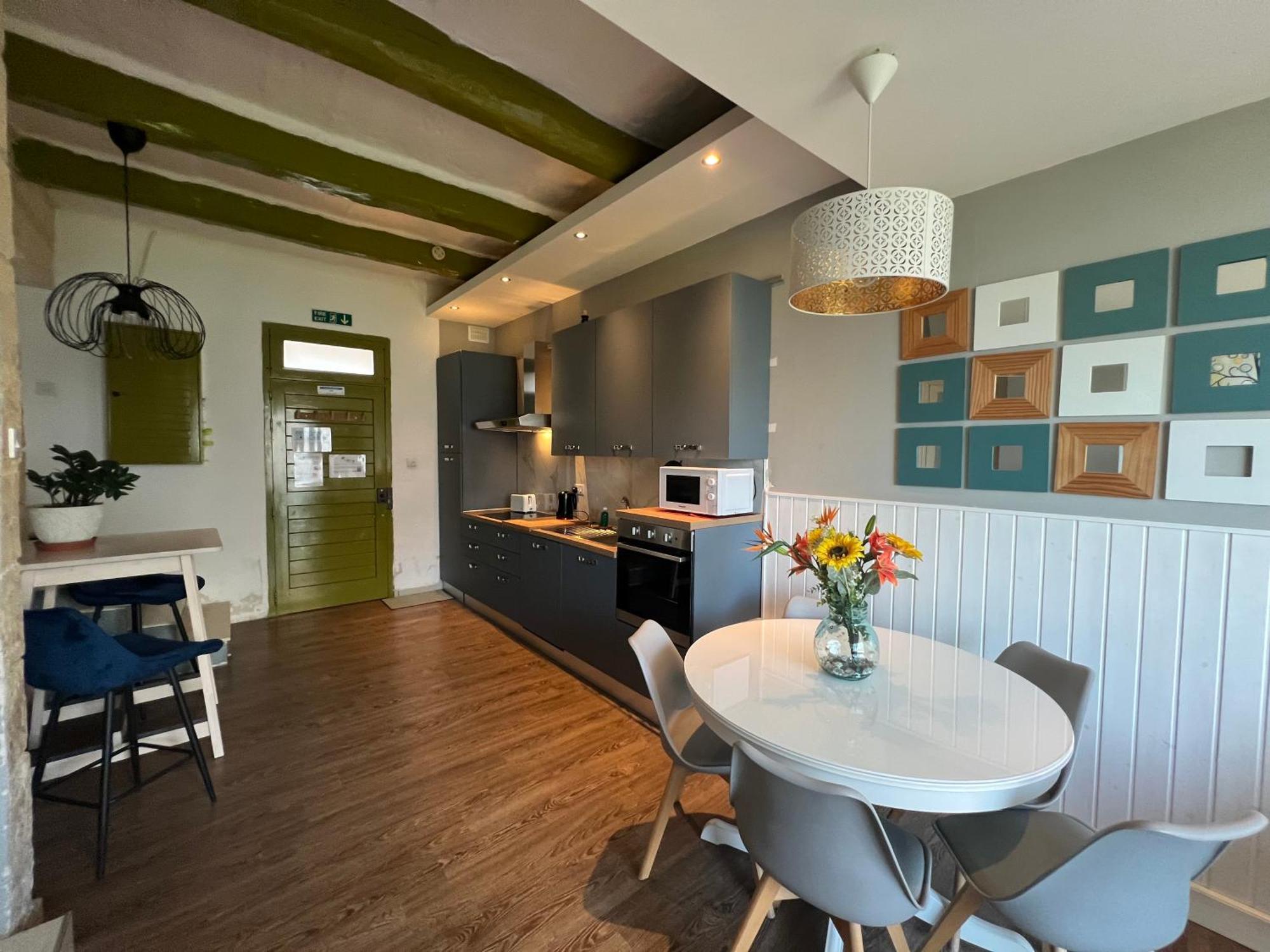 St Julians Seaviews Hilltop House Apartment *